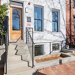 Eastern Mkt 2Br W Wd Rooftop Nr Tj Metro Wdc-405